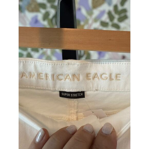 NWT American Eagle High Rise Distressed Cuffed Jean Shorts White Womens Size 10 - Picture 7 of 8